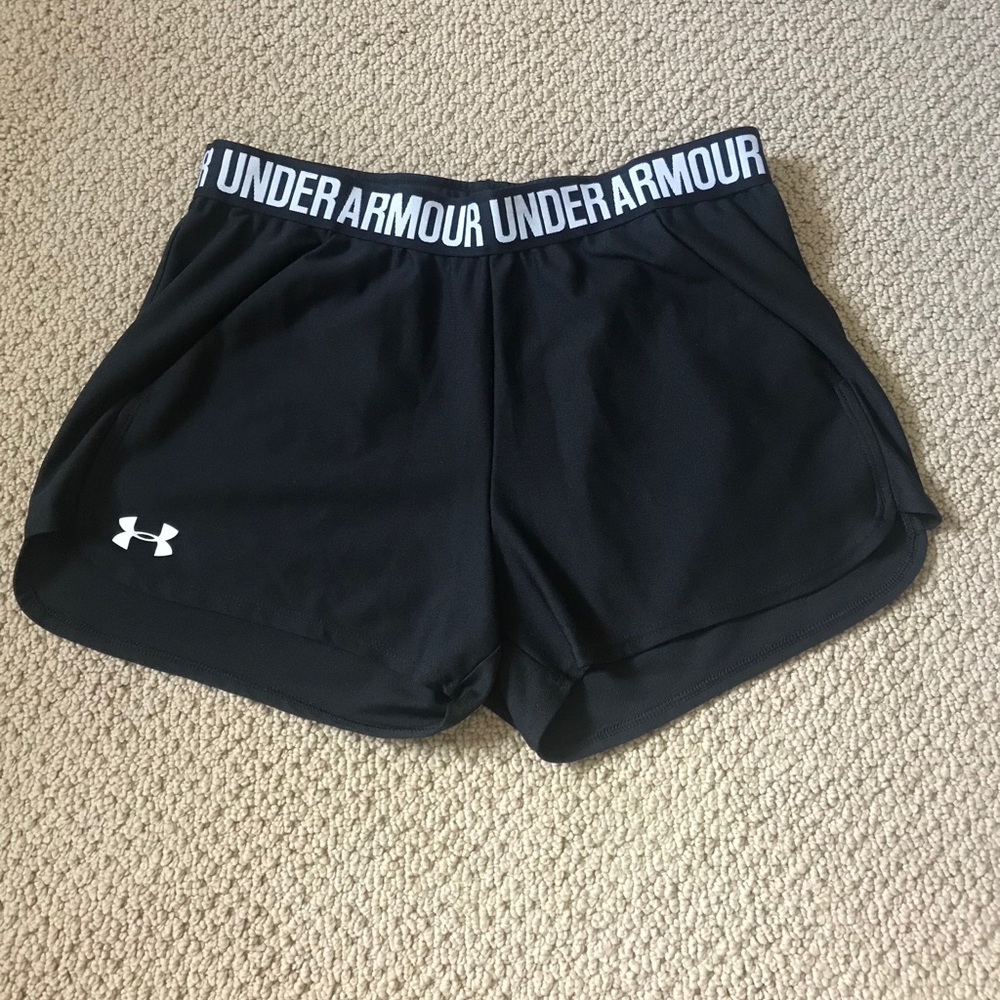 Under Armour black shorts